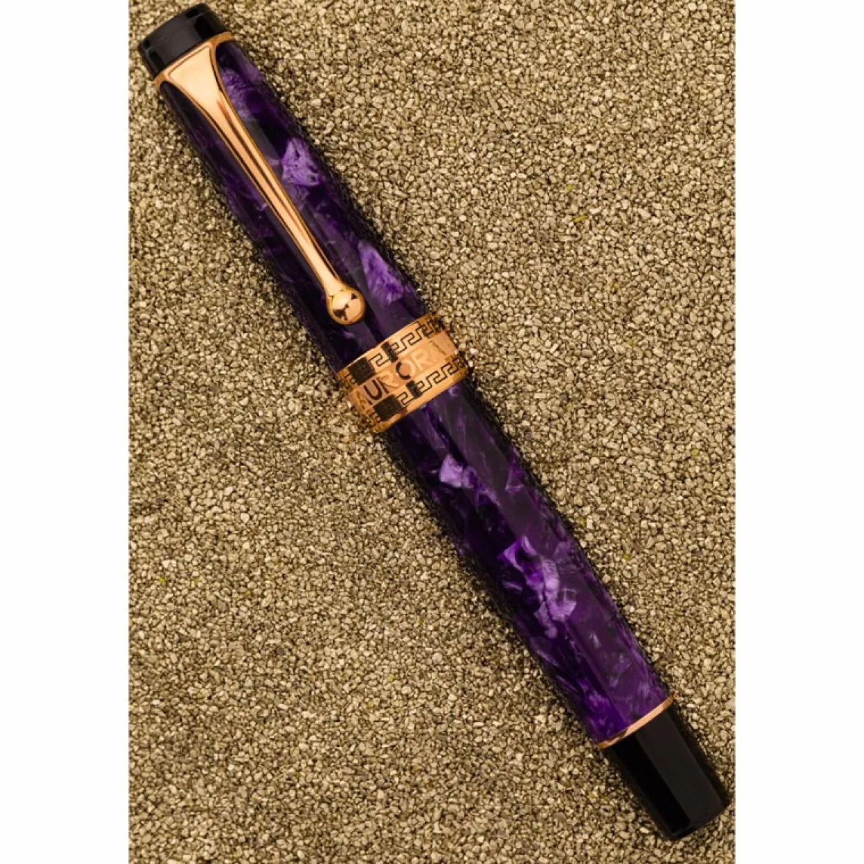 Aurora Optima Viola Fountain Pen